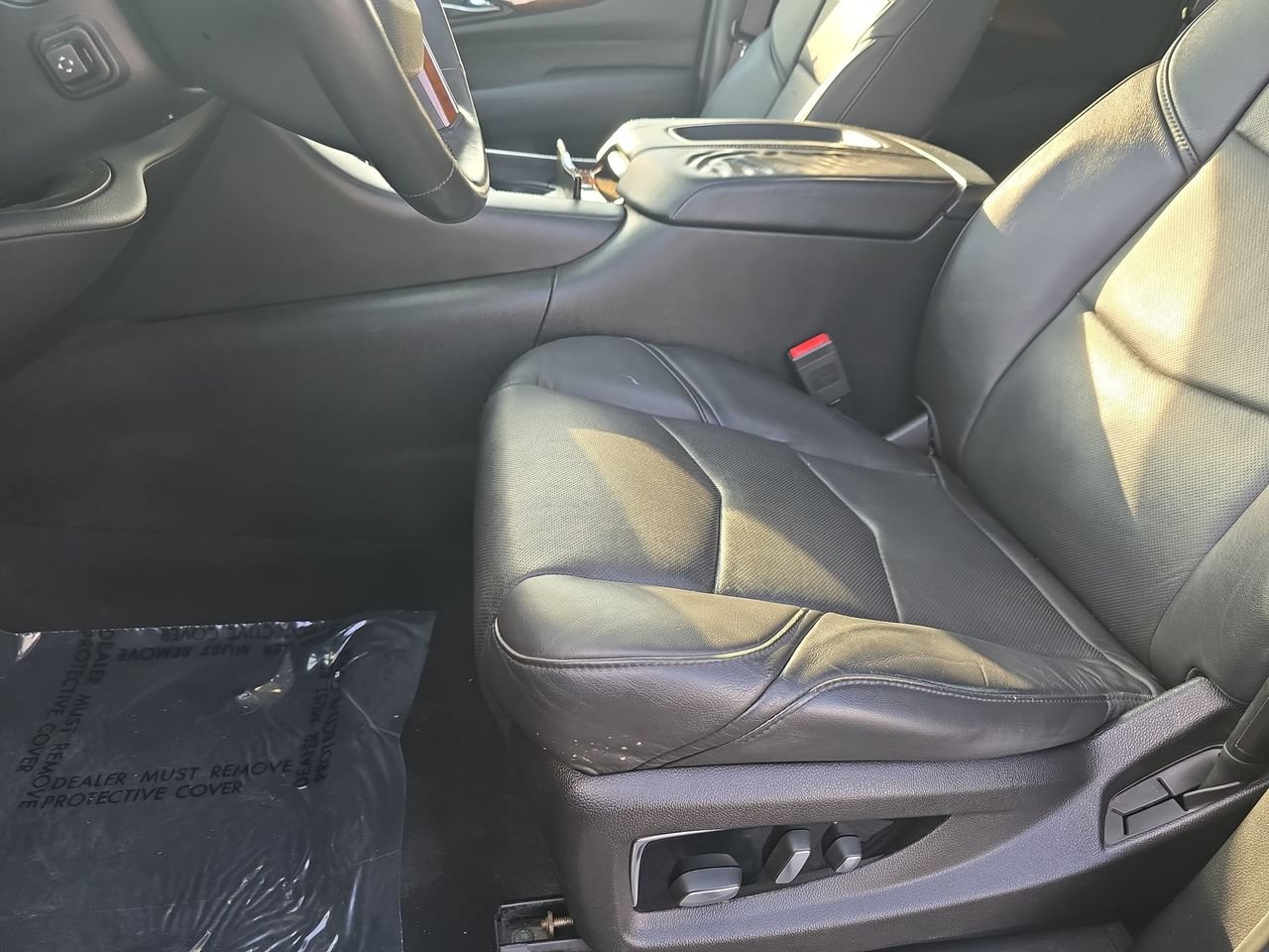 Used 2016 Cadillac Escalade Luxury AWD/4WD image 22