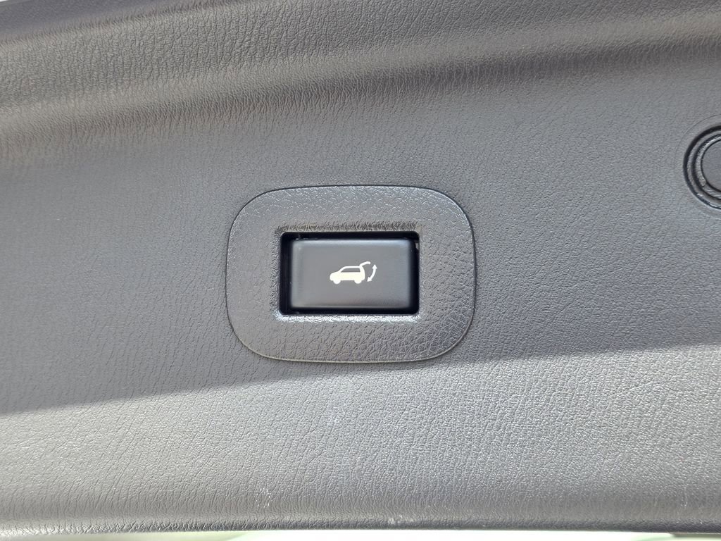 Used 2018 Nissan Armada Platinum w/ Captain Seat Package image 10