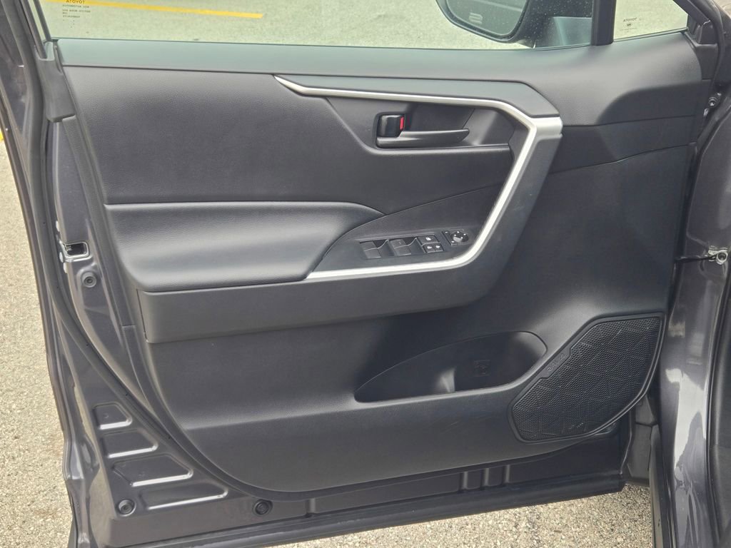 Used 2020 Toyota RAV4 LE w/ All Weather Liner Package image 27