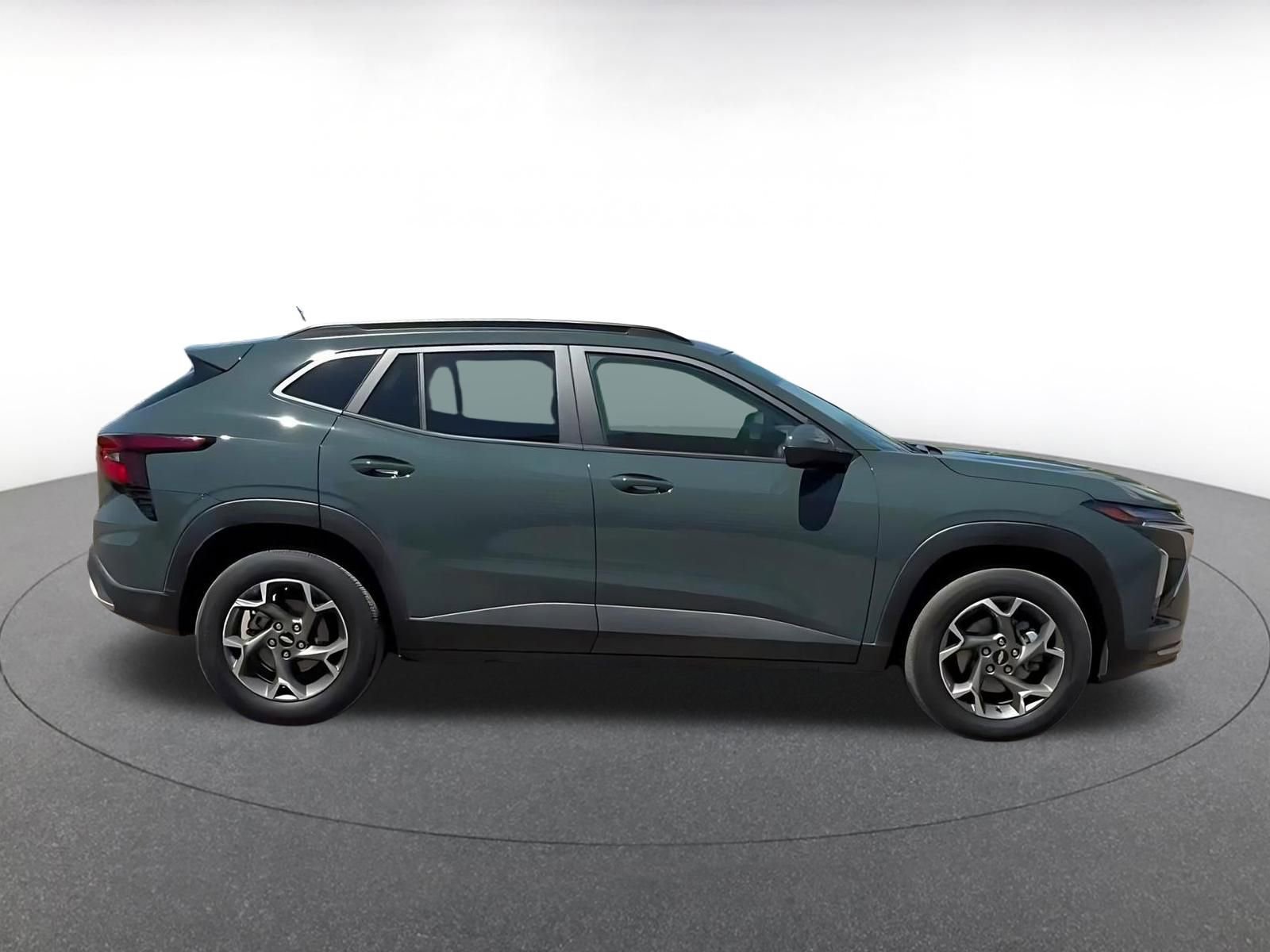 Used 2025 Chevrolet Trax LT image 16