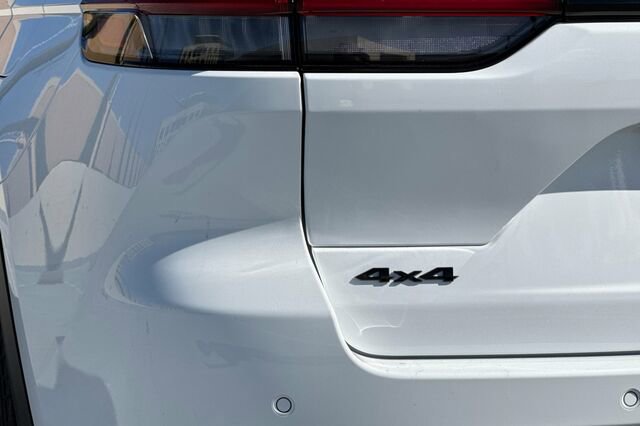 New 2026 Jeep Grand Cherokee Altitude image 24