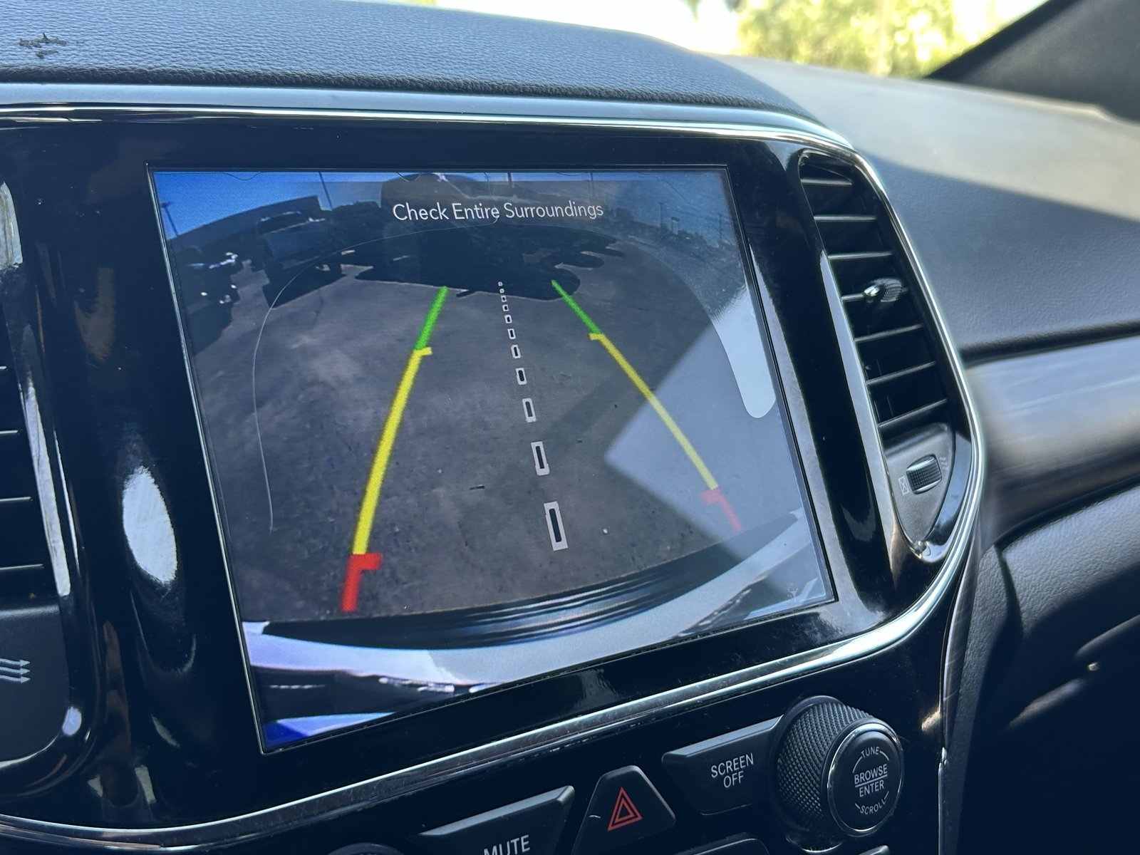 Used 2020 Jeep Grand Cherokee Altitude RWD image 31