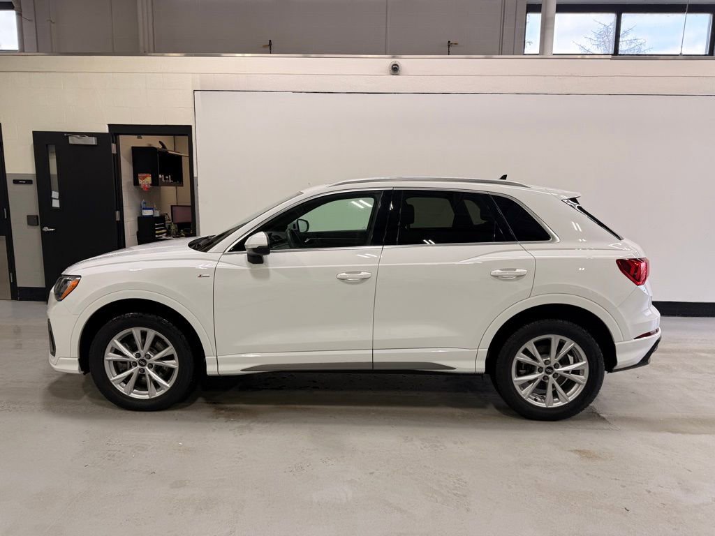 Used 2022 Audi Q3 2.0T Premium image 2