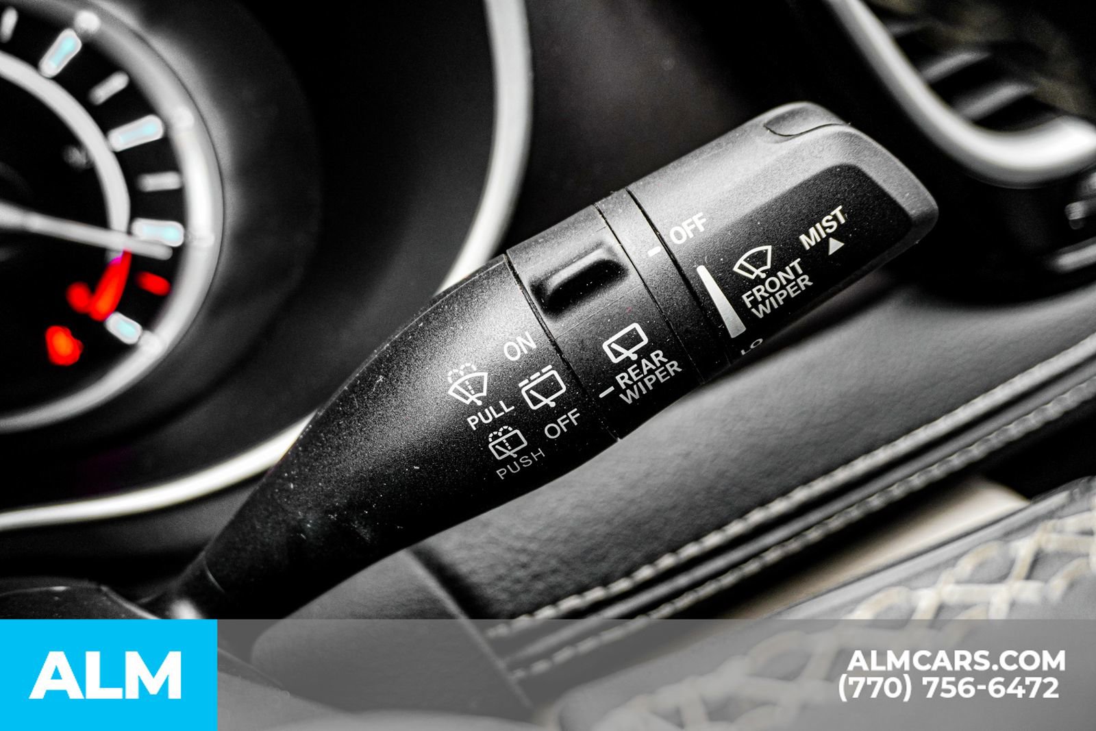 Used 2023 Chrysler Pacifica Touring-L image 36