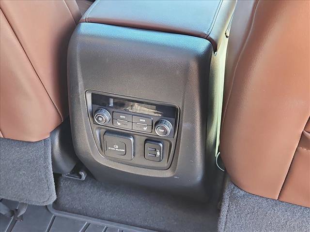 Used 2018 Buick Enclave Avenir w/ Avenir Technology Package AWD/4WD image 18