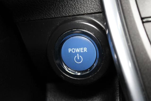 Used 2017 Toyota Camry LE image 18