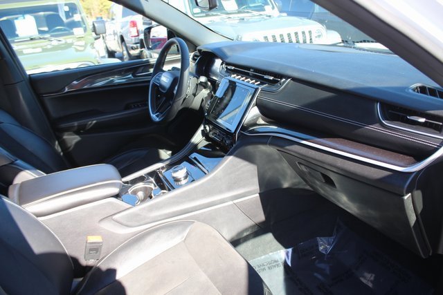 Used 2023 Jeep Grand Cherokee Altitude image 33