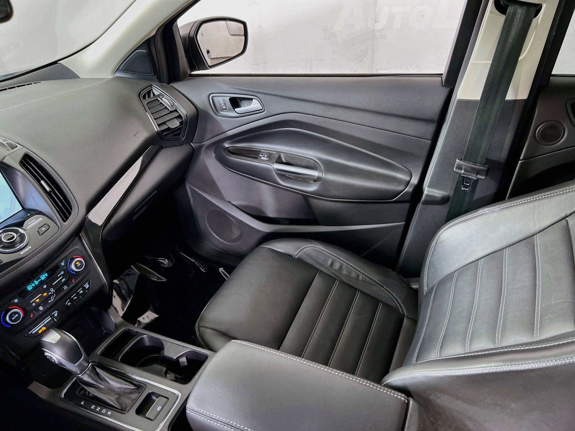 Used 2019 Ford Escape Titanium AWD/4WD image 23