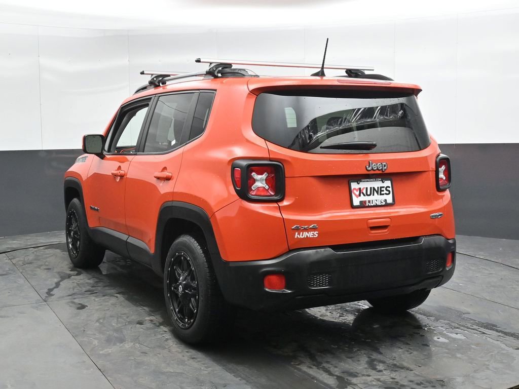 Used 2018 Jeep Renegade Latitude w/ Cold Weather Group image 9