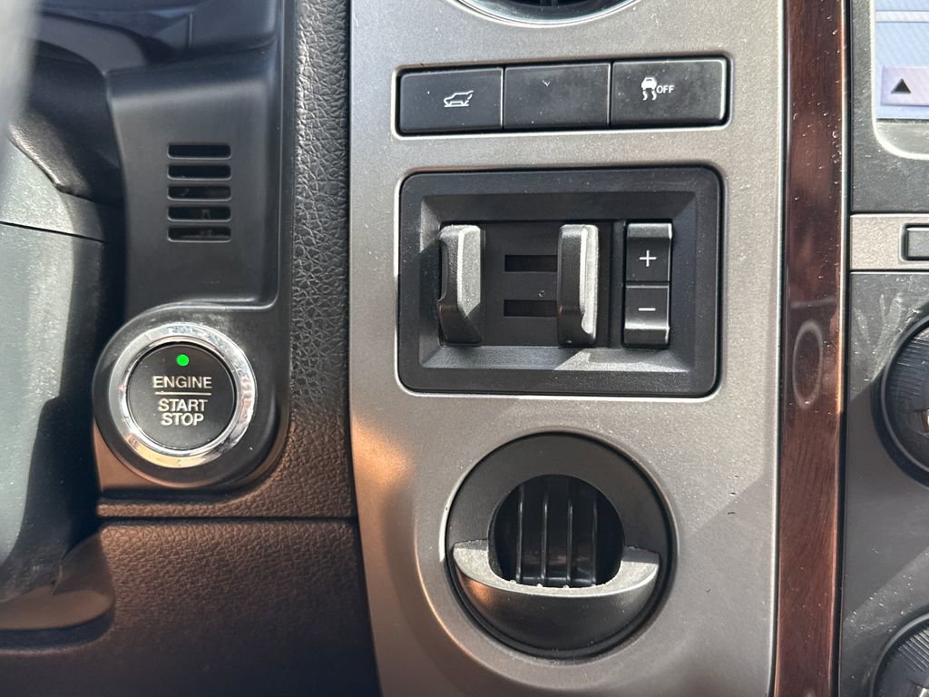 Used 2017 Ford Expedition Platinum RWD image 24