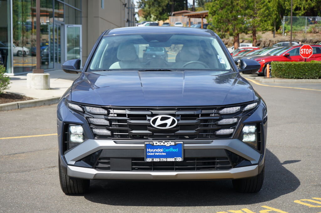Used 2025 Hyundai Tucson SE FWD image 2