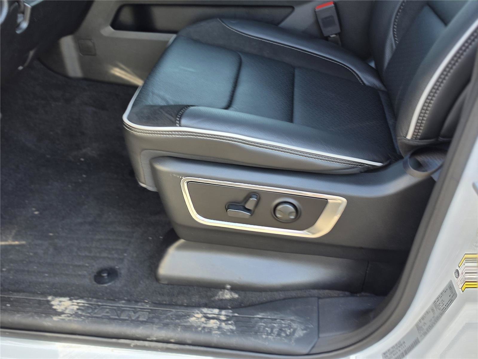 New 2026 RAM 1500 Laramie w/ Night Edition AWD/4WD image 15