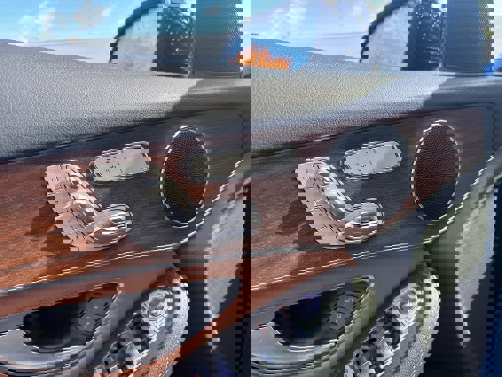 Used 2022 Mercedes-Benz GLC 300 4MATIC image 12