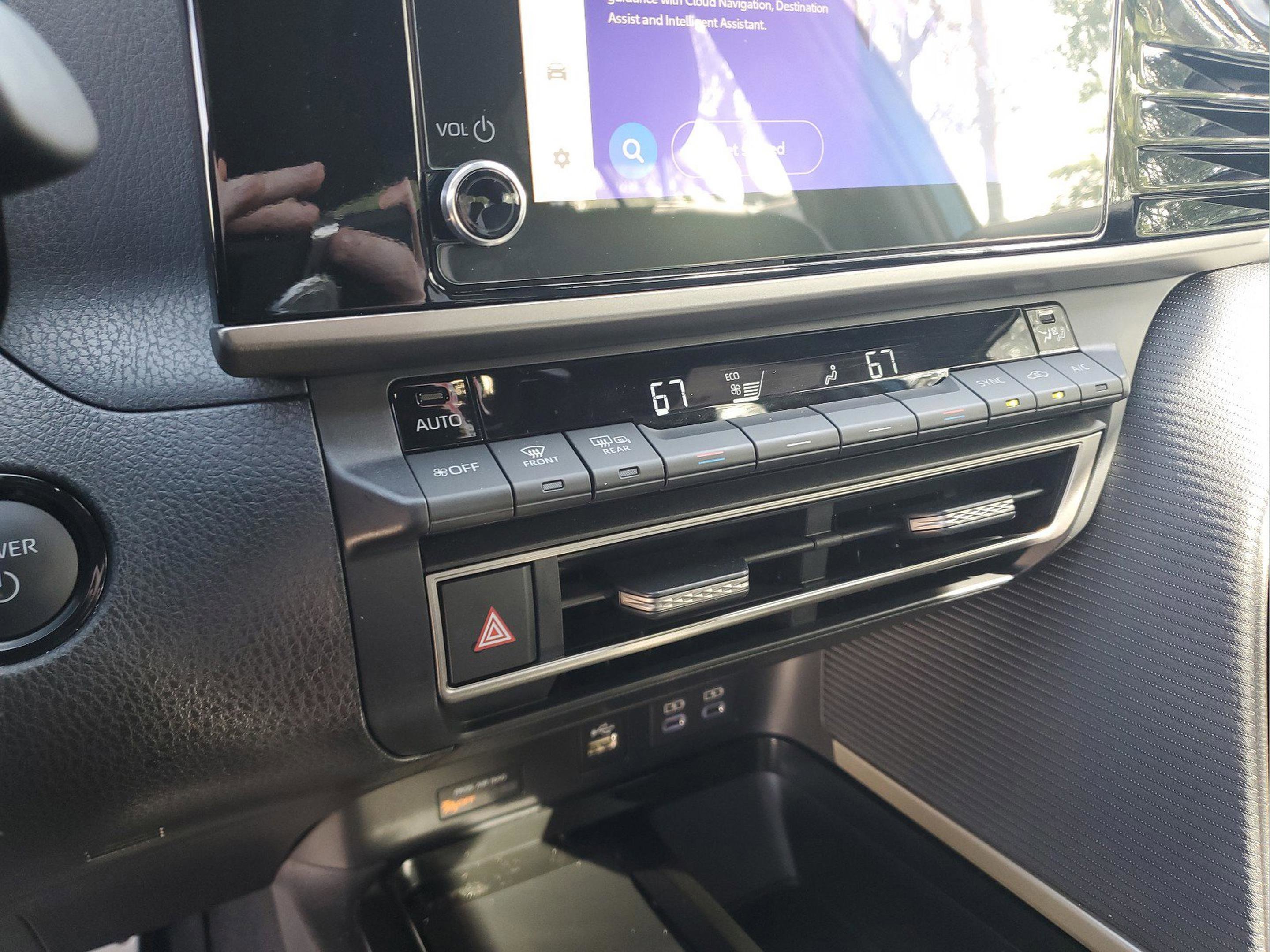 Used 2025 Toyota Camry SE image 23