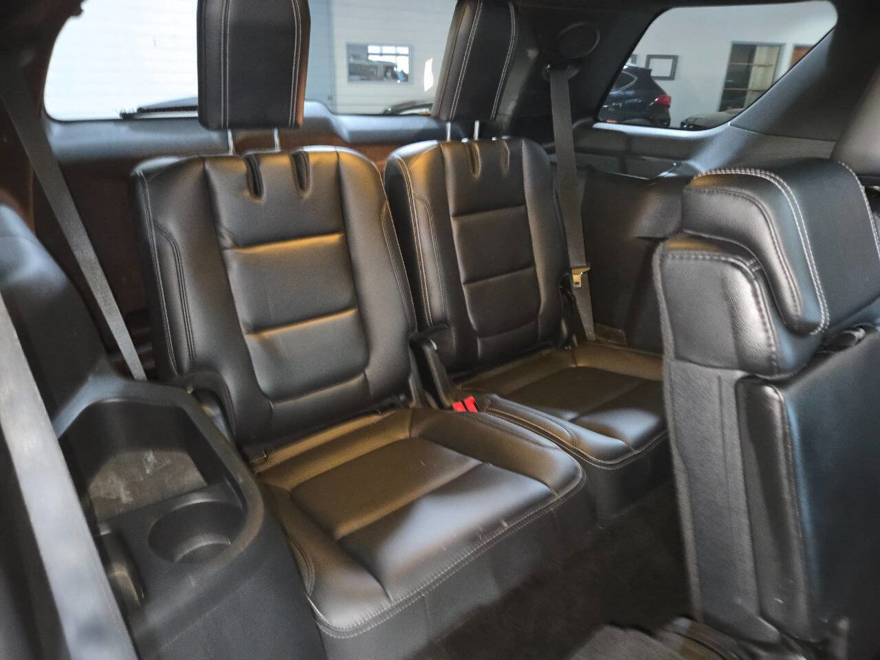 Used 2017 Ford Explorer Limited FWD image 31