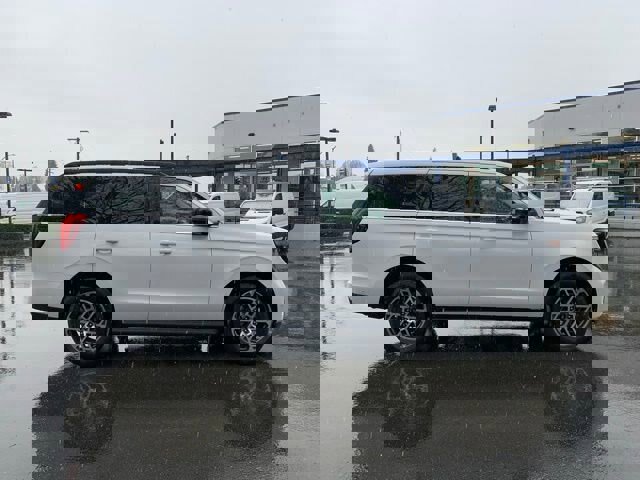 Certified 2025 Ford Expedition Active image 11