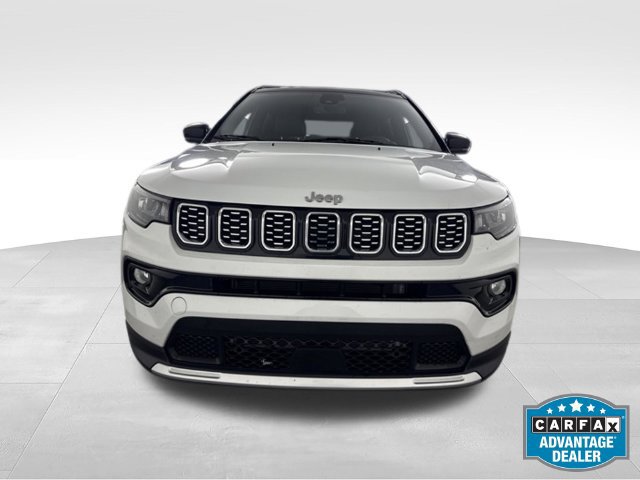 Used 2025 Jeep Compass Limited AWD/4WD image 2