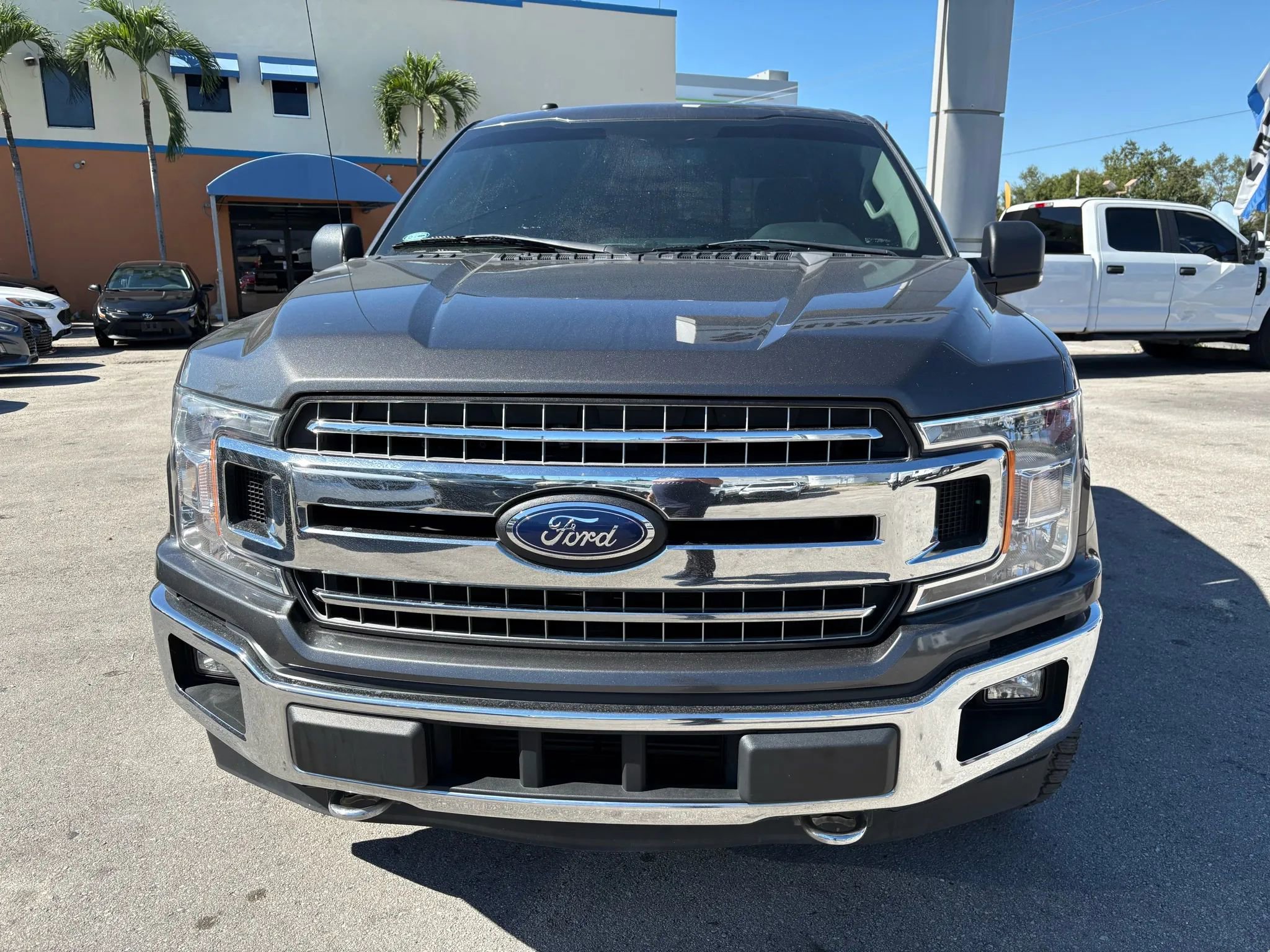Used 2018 Ford F150 XLT w/ Equipment Group 302A Luxury AWD/4WD image 3