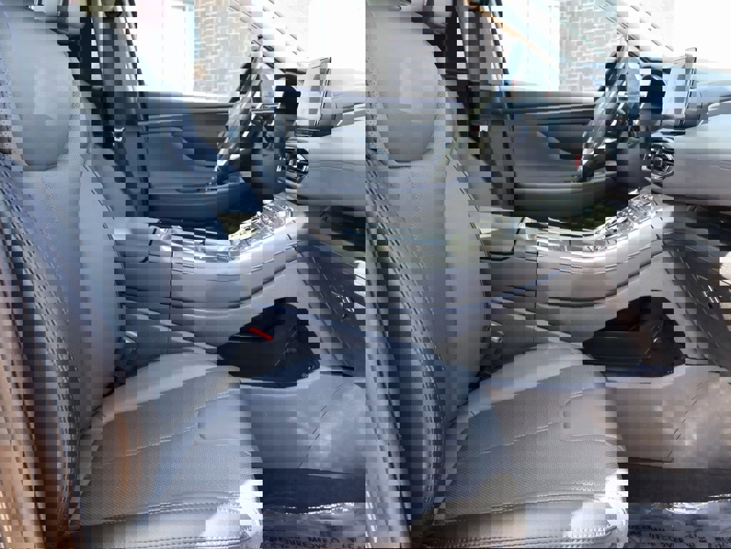 Used 2023 Hyundai Santa Fe SEL w/ Premium Package image 10