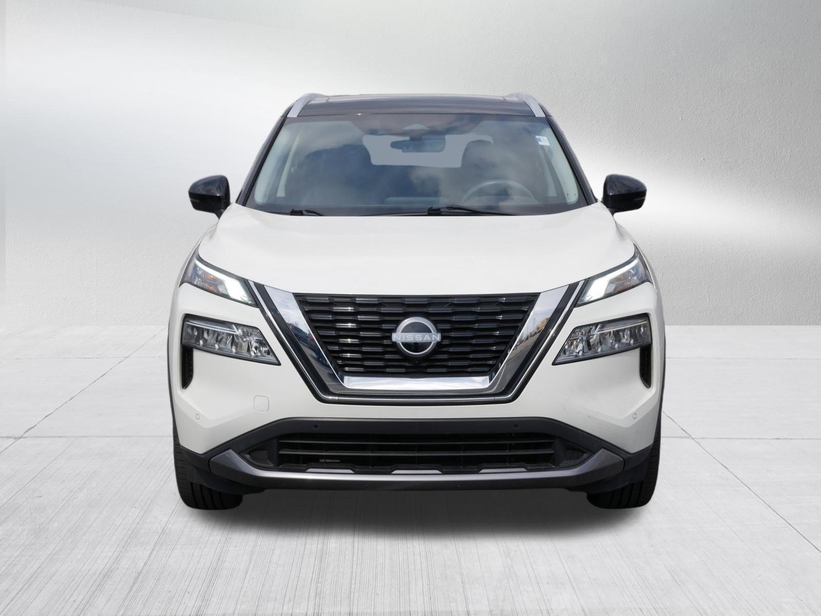 Used 2023 Nissan Rogue SL w/ SL Premium Package image 2