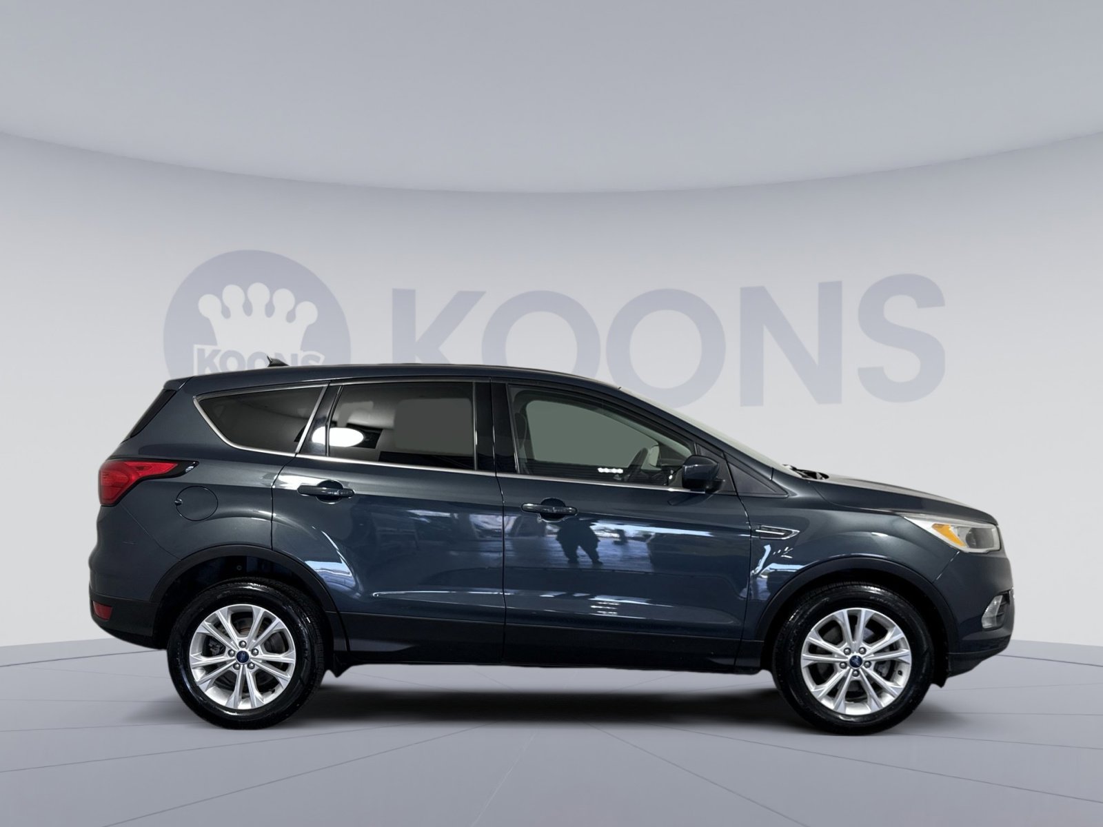 Used 2019 Ford Escape SE FWD image 8