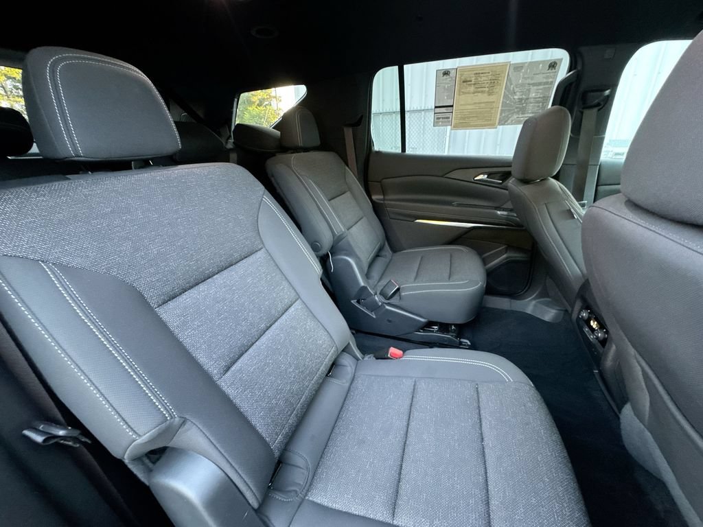 Used 2025 Chevrolet Traverse LT FWD image 29