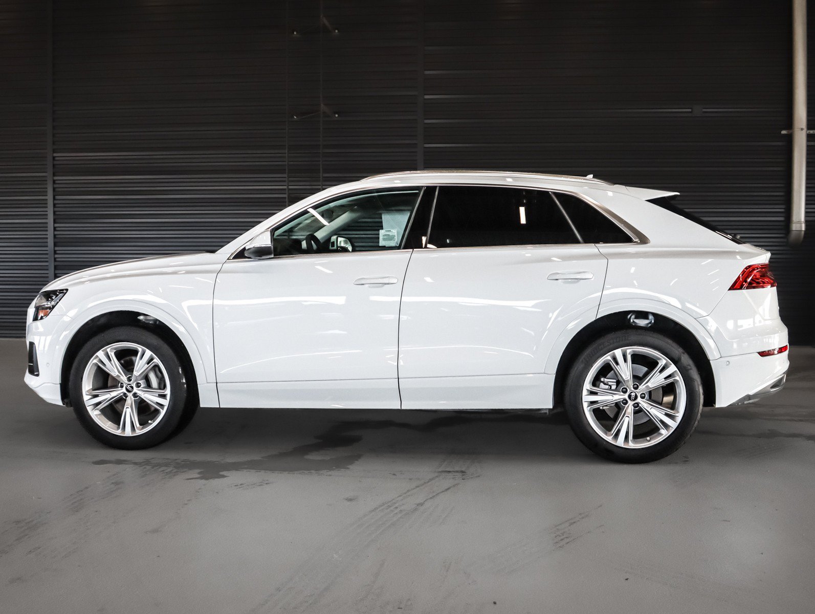 Used 2023 Audi Q8 Premium w/ Convenience Package AWD/4WD image 14