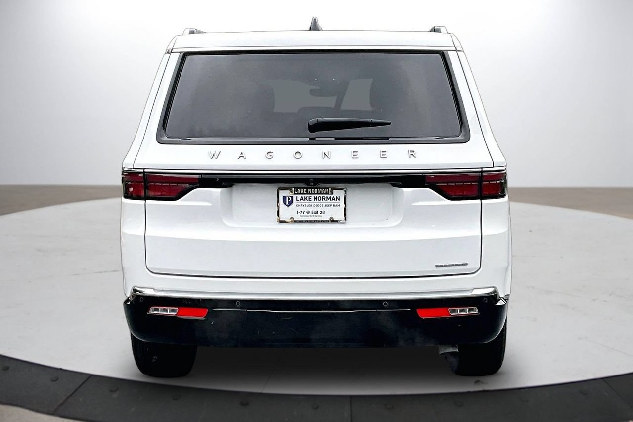 Certified 2024 Jeep Wagoneer Series III AWD/4WD image 7