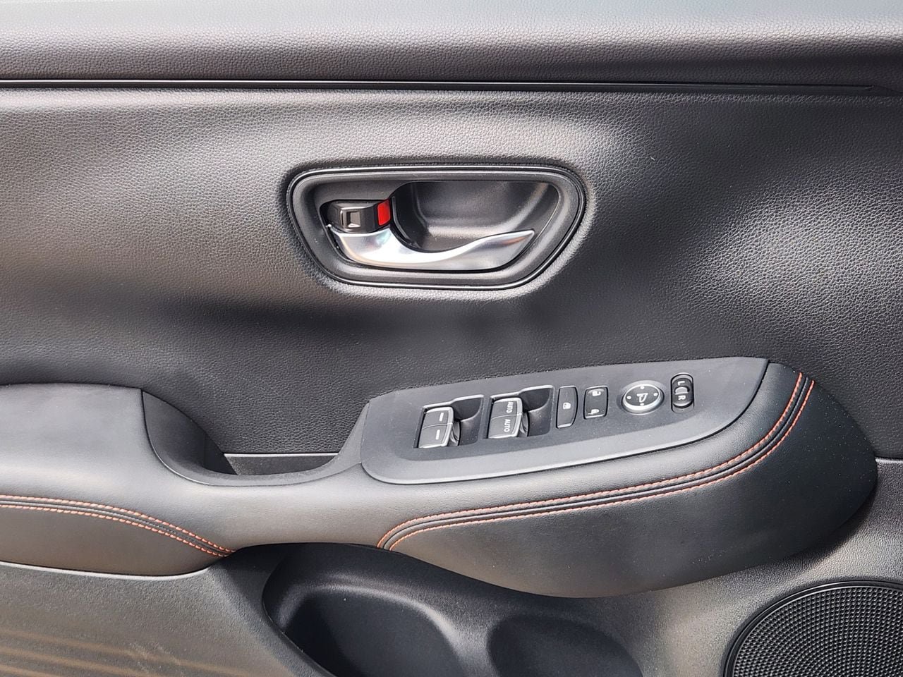 Used 2025 Honda HR-V Sport image 22
