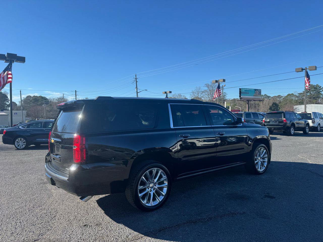 Used 2019 Chevrolet Suburban Premier w/ Premier Plus Edition image 5
