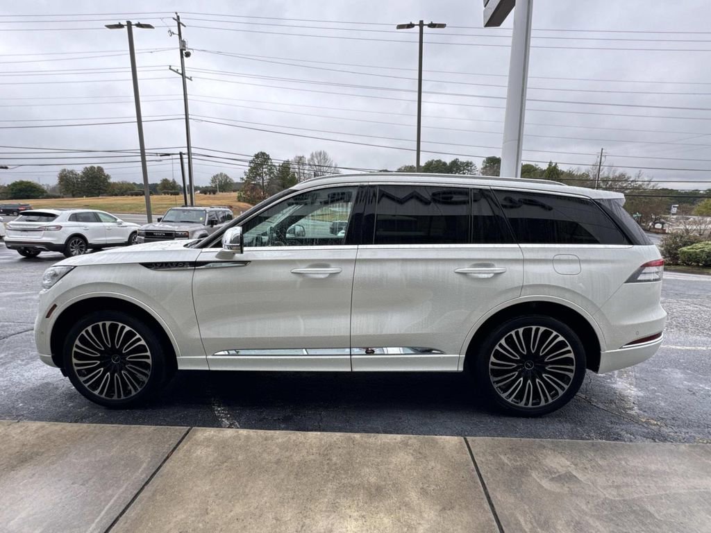 Used 2022 Lincoln Aviator Black Label w/ Dynamic Handling Package image 4