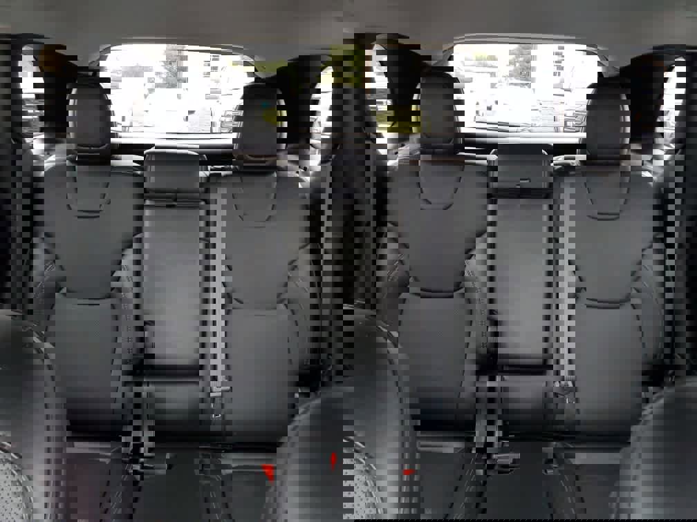 Used 2019 Jeep Cherokee Limited w/ Luxury Group image 13