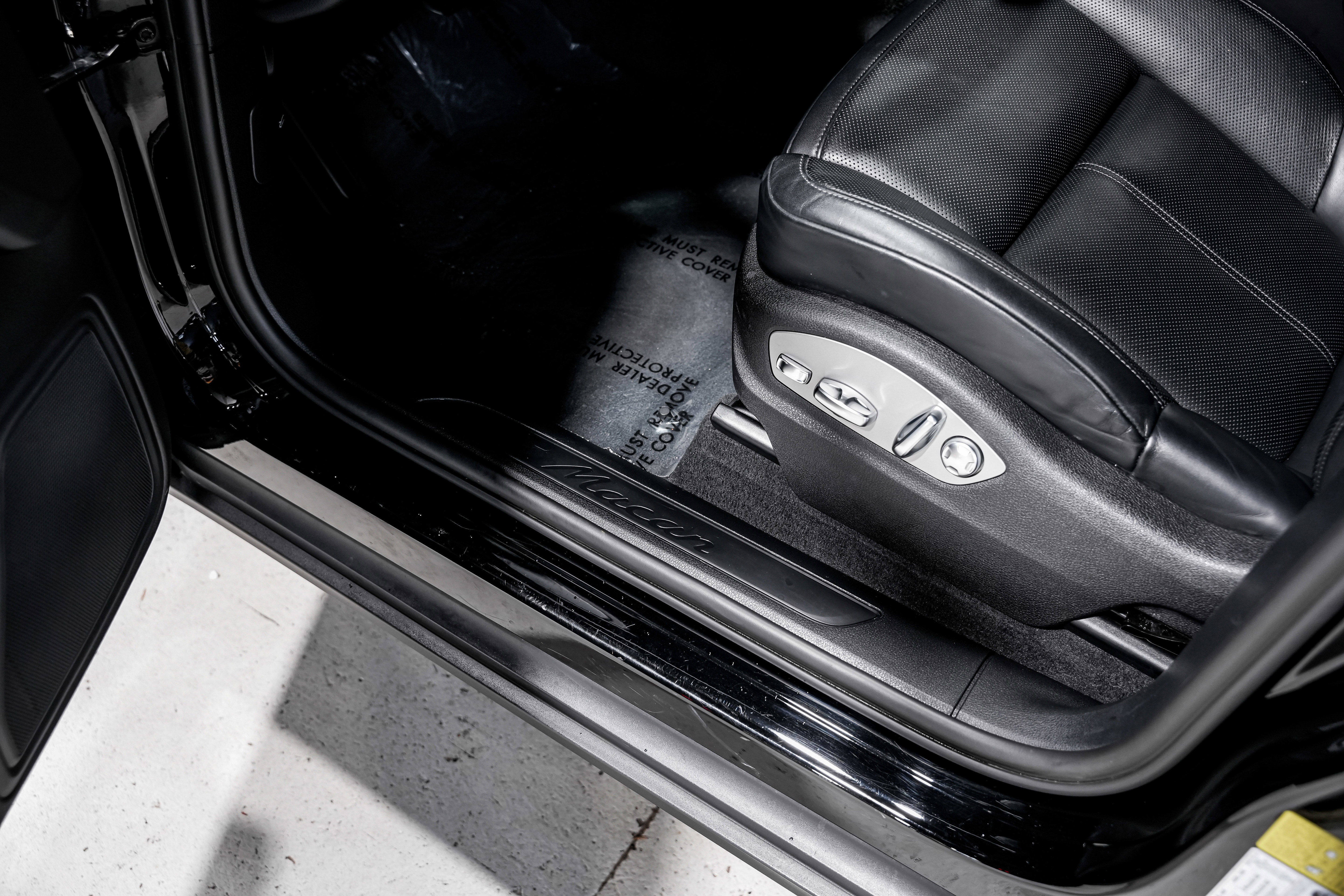 Used 2024 Porsche Macan image 18