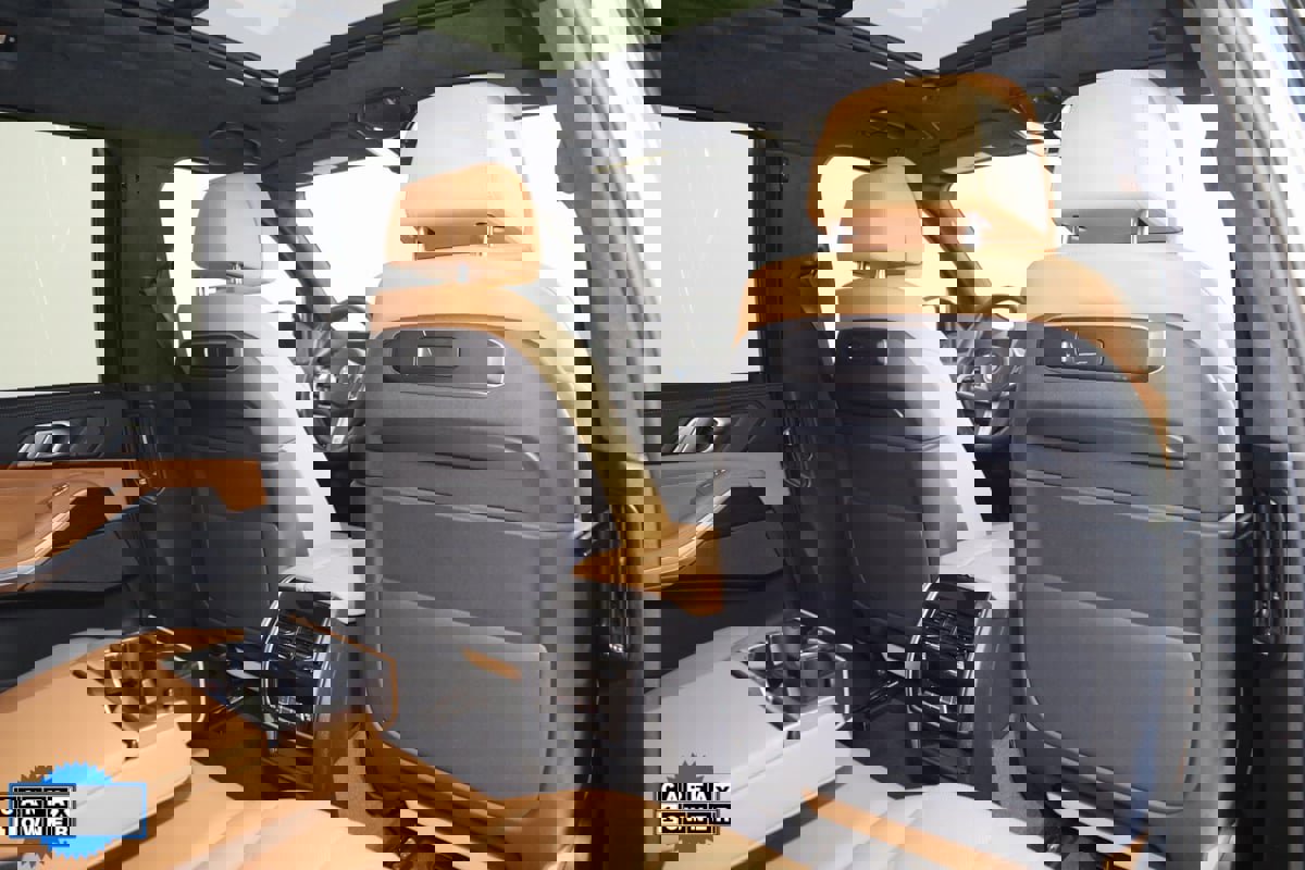 Used 2024 BMW X7 xDrive40i w/ M Sport Package image 16