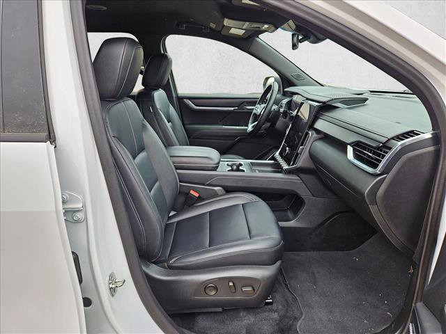 Used 2024 GMC Acadia Elevation image 22