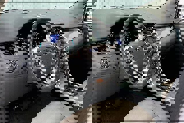 Used 2013 Ford Edge SEL image 16