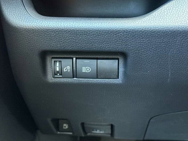 Used 2024 Toyota RAV4 LE AWD/4WD image 30
