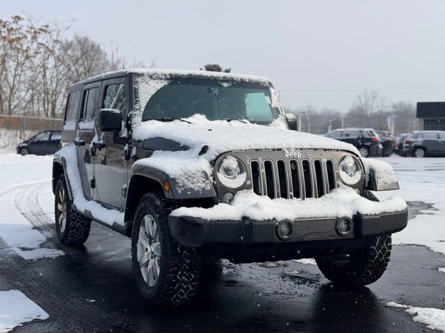 Used 2018 Jeep Wrangler Unlimited Sahara w/ Connectivity Group image 2
