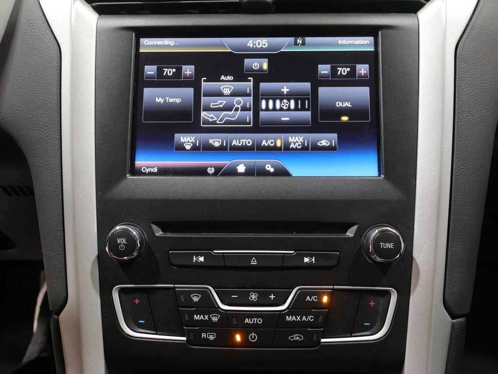 Used 2016 Ford Fusion SE FWD image 27