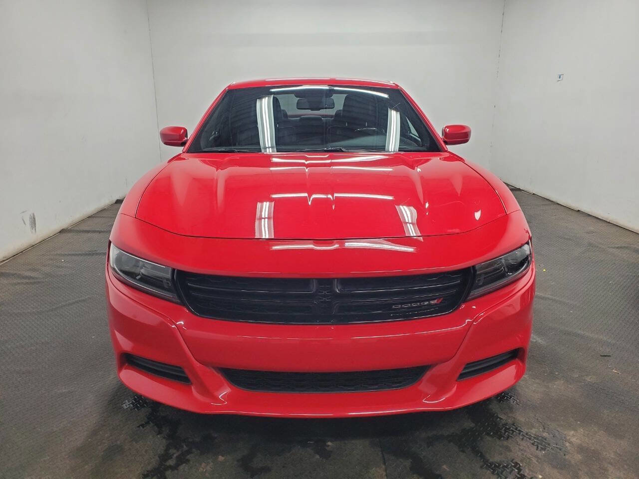 Used 2022 Dodge Charger SXT w/ Plus Group image 2