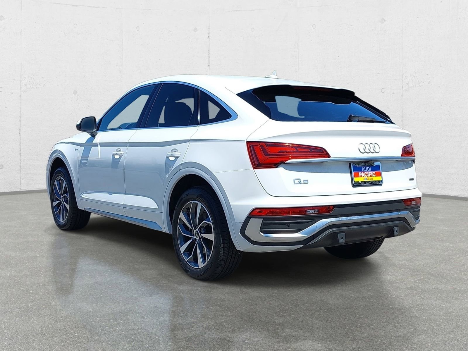 Used 2023 Audi Q5 2.0T Premium Plus w/ Premium Plus Package AWD/4WD image 7