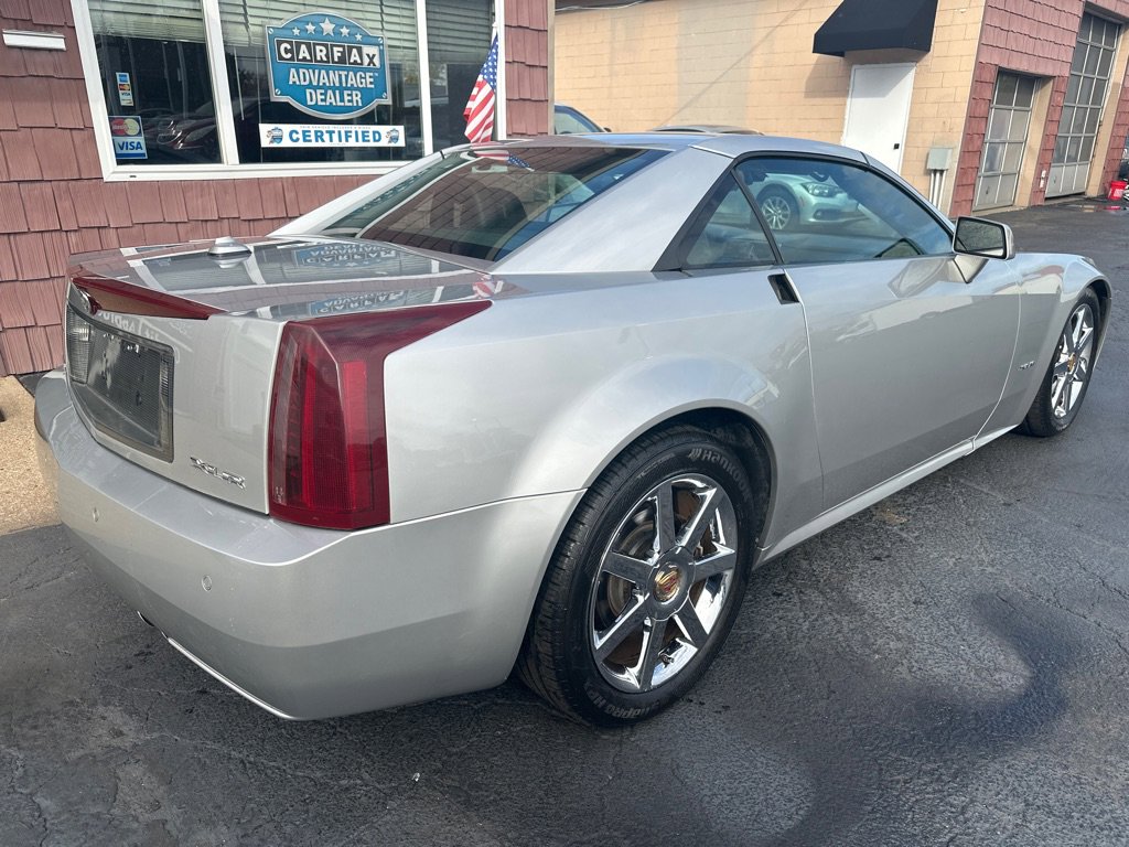 Used 2004 Cadillac XLR image 4