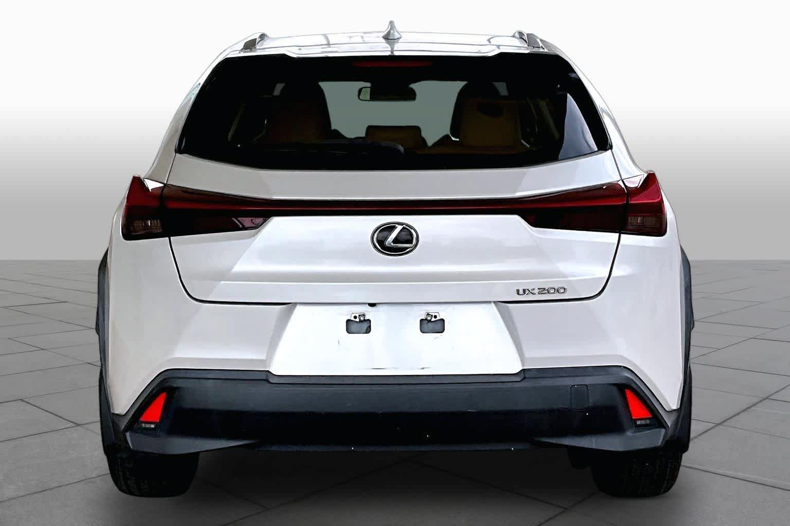 Used 2019 Lexus UX 200 FWD image 5