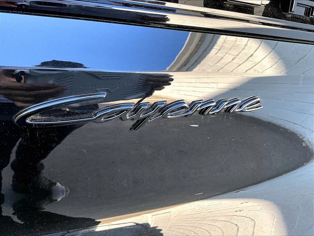 Certified 2026 Porsche Cayenne E-Hybrid Coupe AWD/4WD image 33