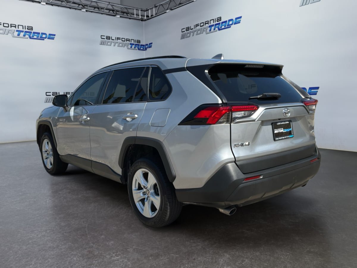 Used 2021 Toyota RAV4 XLE FWD image 7