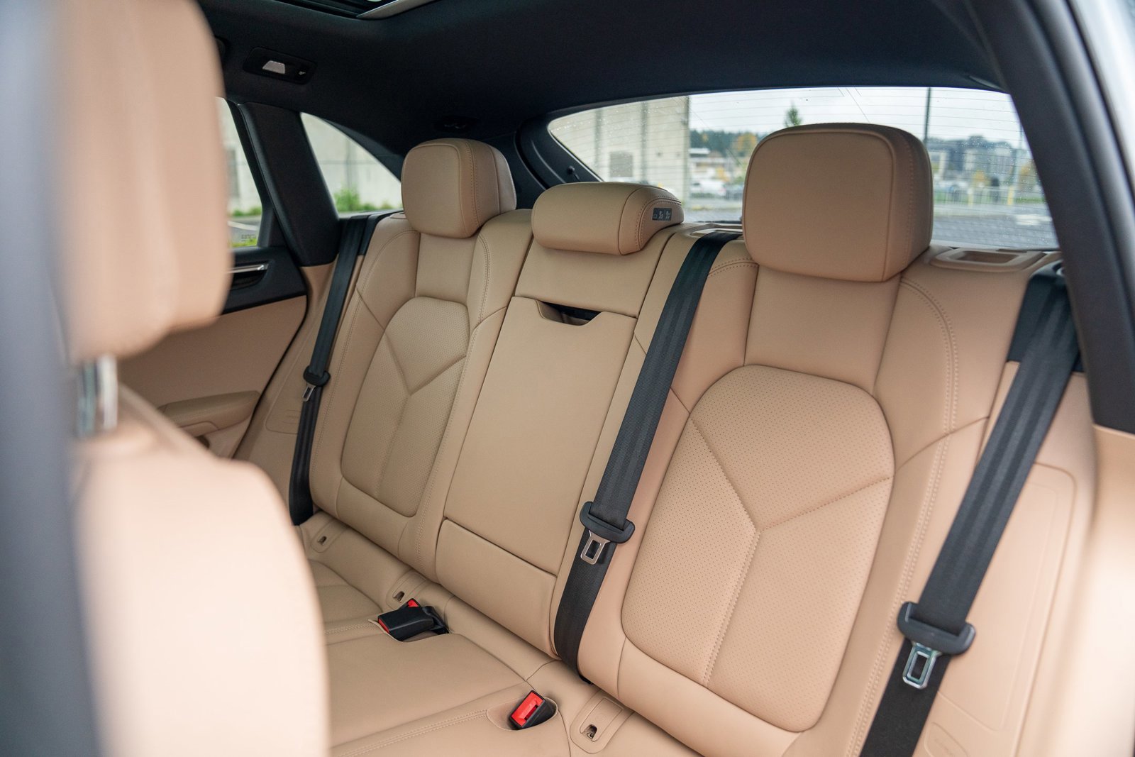 Used 2025 Porsche Macan image 23