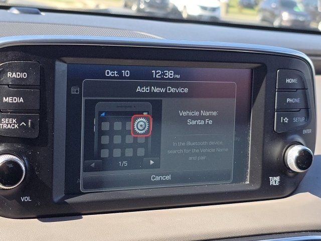 Used 2020 Hyundai Santa Fe SE image 5