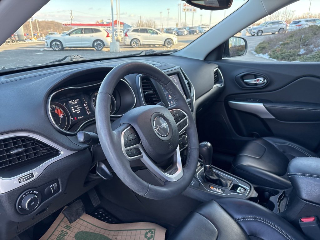 Used 2022 Jeep Cherokee Latitude w/ Sun & Sound Group image 17