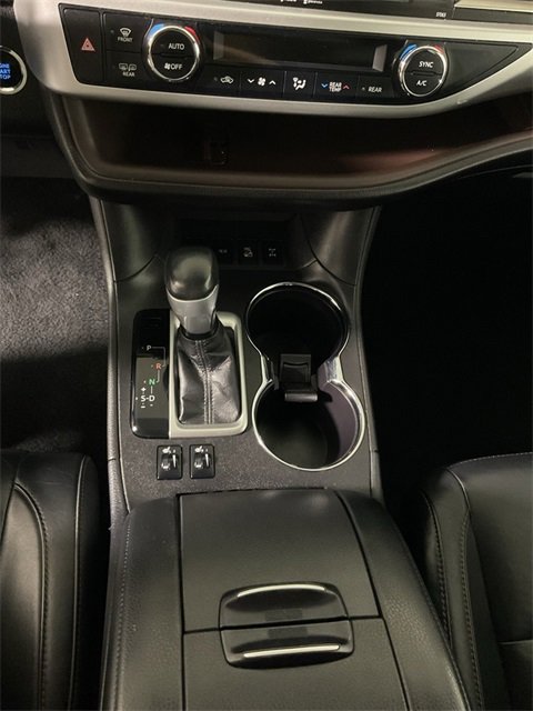Used 2015 Toyota Highlander XLE image 25