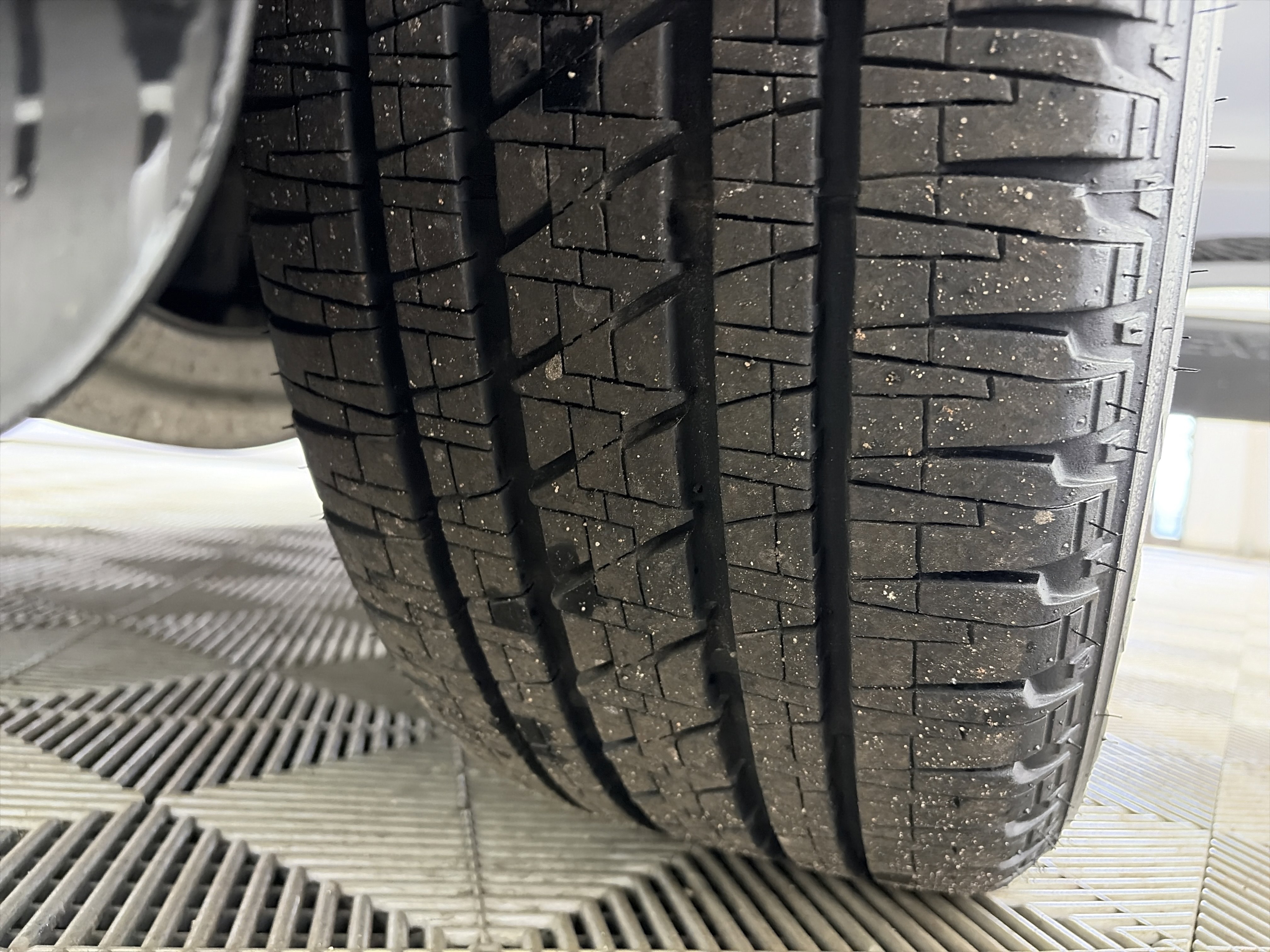 Used 2022 Ford Explorer Limited image 13